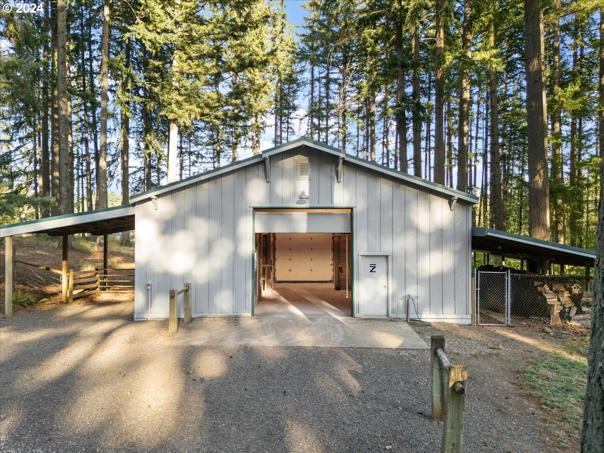 18650 South Lyons Road Oregon City, OR 97045 - Photo 38 of 47 a view of outdoor space and yard