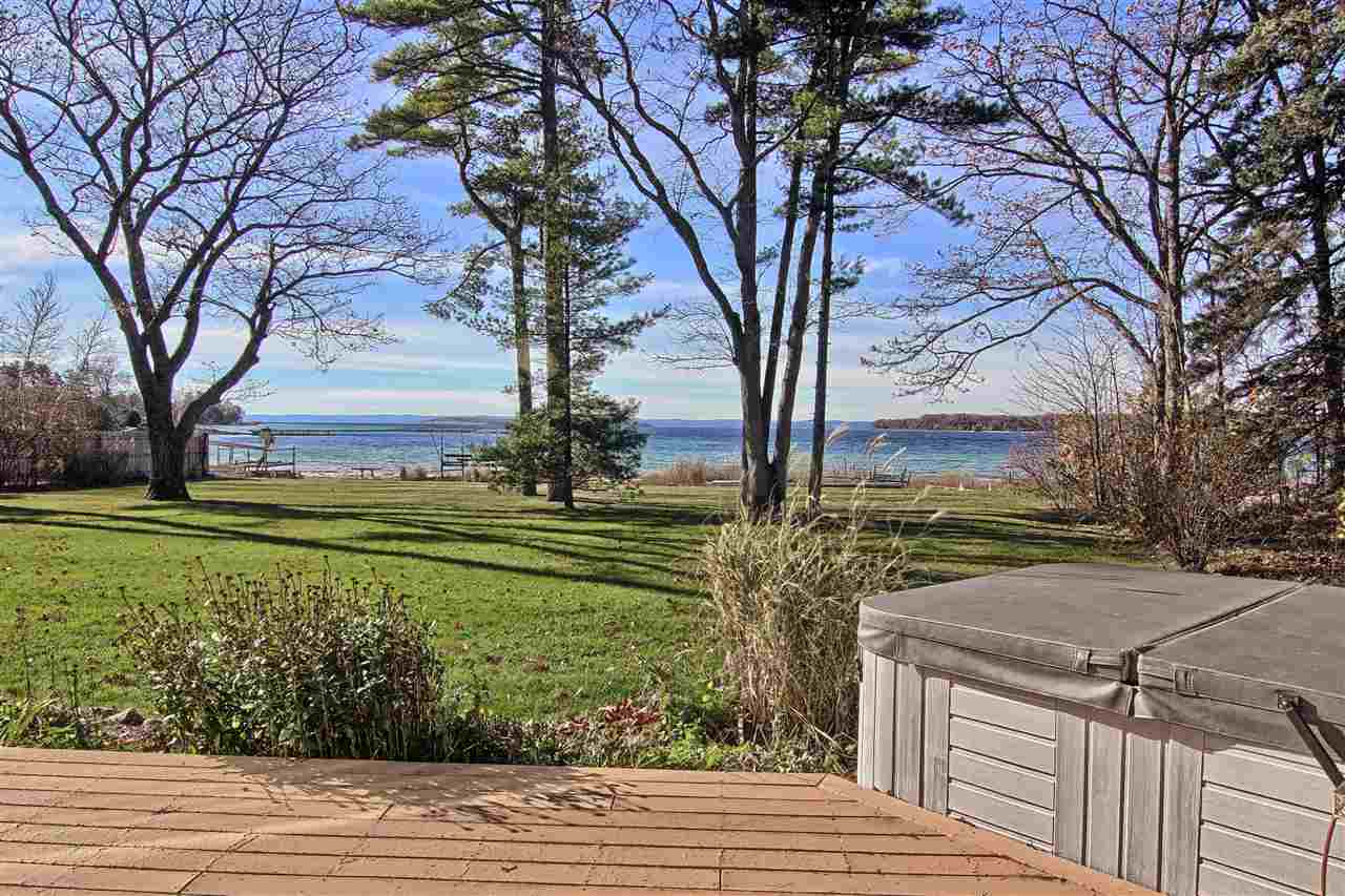 2916 Neahtawanta Road Traverse City, MI 49686 - Photo 48 of 75 1831431-47.JPG