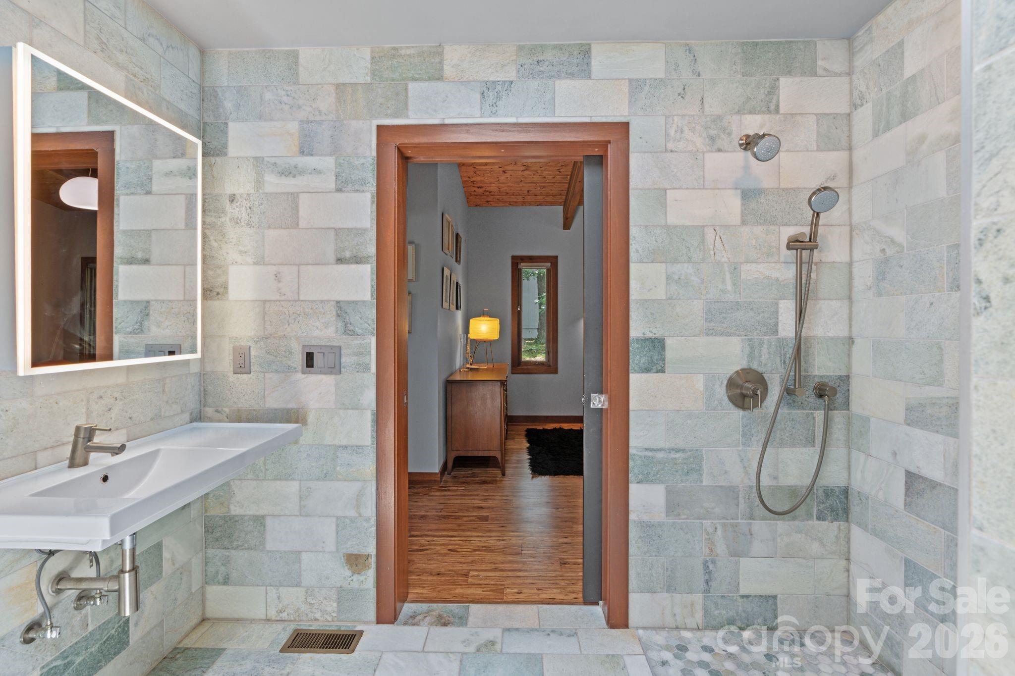 39 Wolf Road Asheville, NC 28805 - Photo 26 of 35 Gallery Image 26