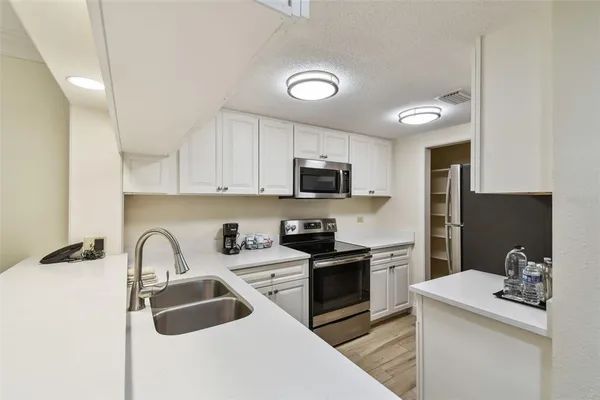 $259,900 | 36750 US Highway 19 North, Unit 7208, Palm Harbor, FL 34683