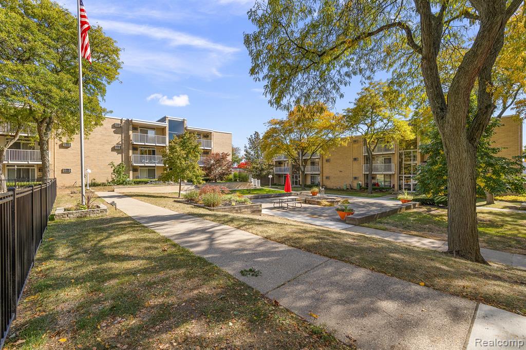 4909 Crooks Road, Unit C8 Royal Oak, MI 48073 - Photo 26 of 32