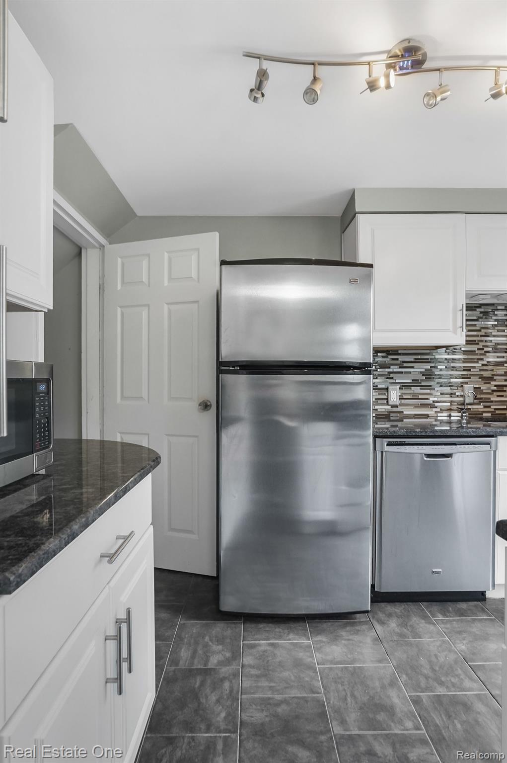 1743 Graefield Road, Unit 118 Birmingham, MI 48009 - Photo 7 of 22