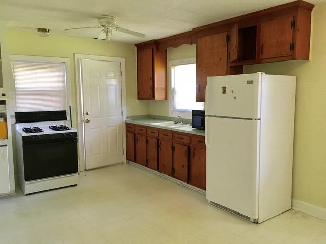 1823 Woodland Road Charleston, SC 29414 - Photo 7 of 12 Kitchen