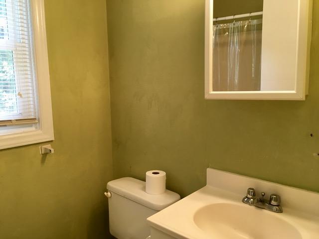 1823 Woodland Road Charleston, SC 29414 - Photo 9 of 12 Bathroom