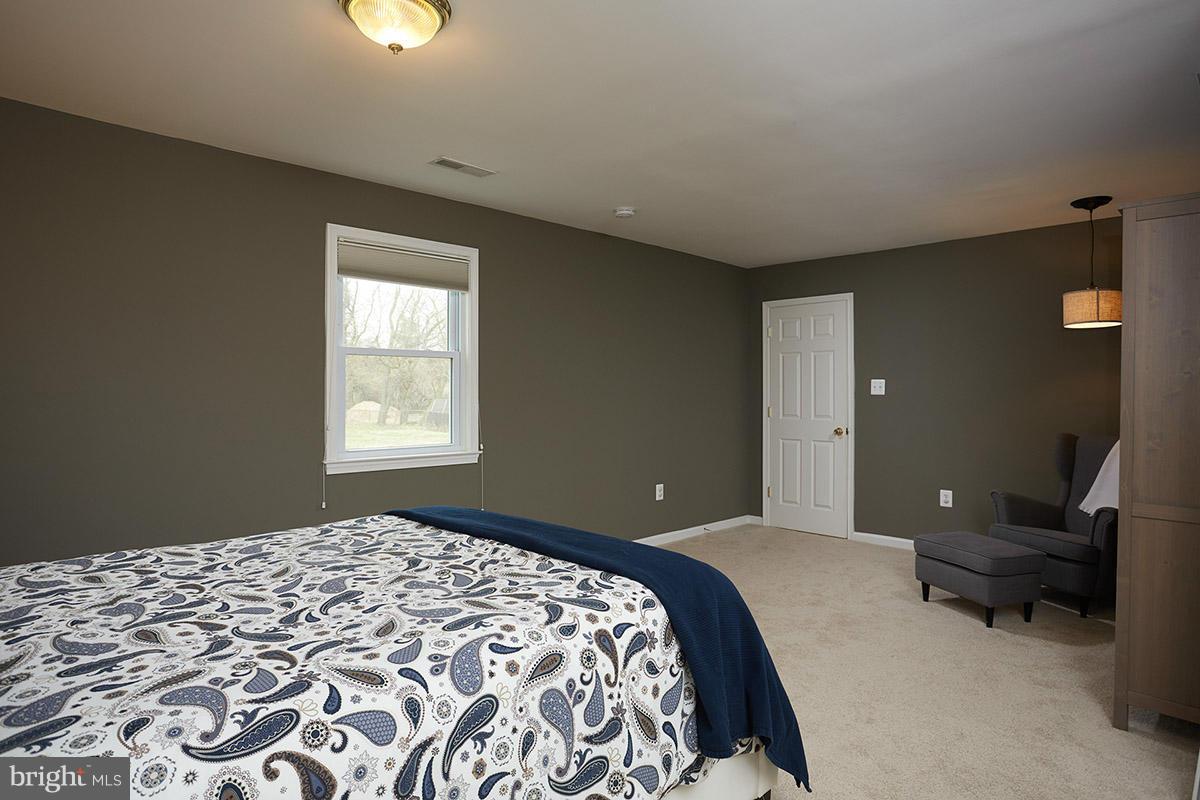 14706 Featherstone Road Woodbridge, VA 22191 - Photo 12 of 30 Master suite