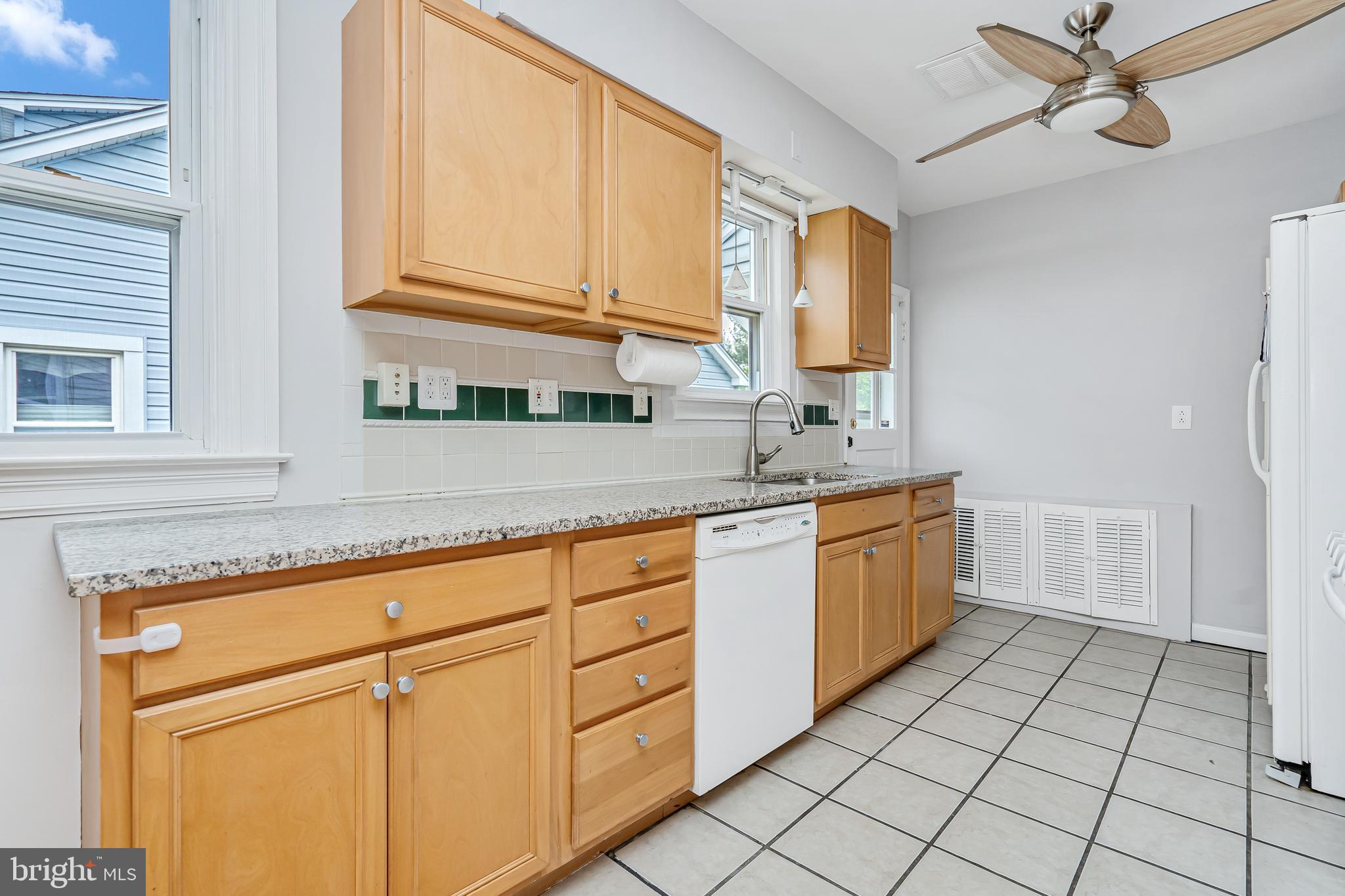 5311 Highview Road Halethorpe, MD 21227 - Photo 11 of 34 Kitchen with Lots of Cabinets