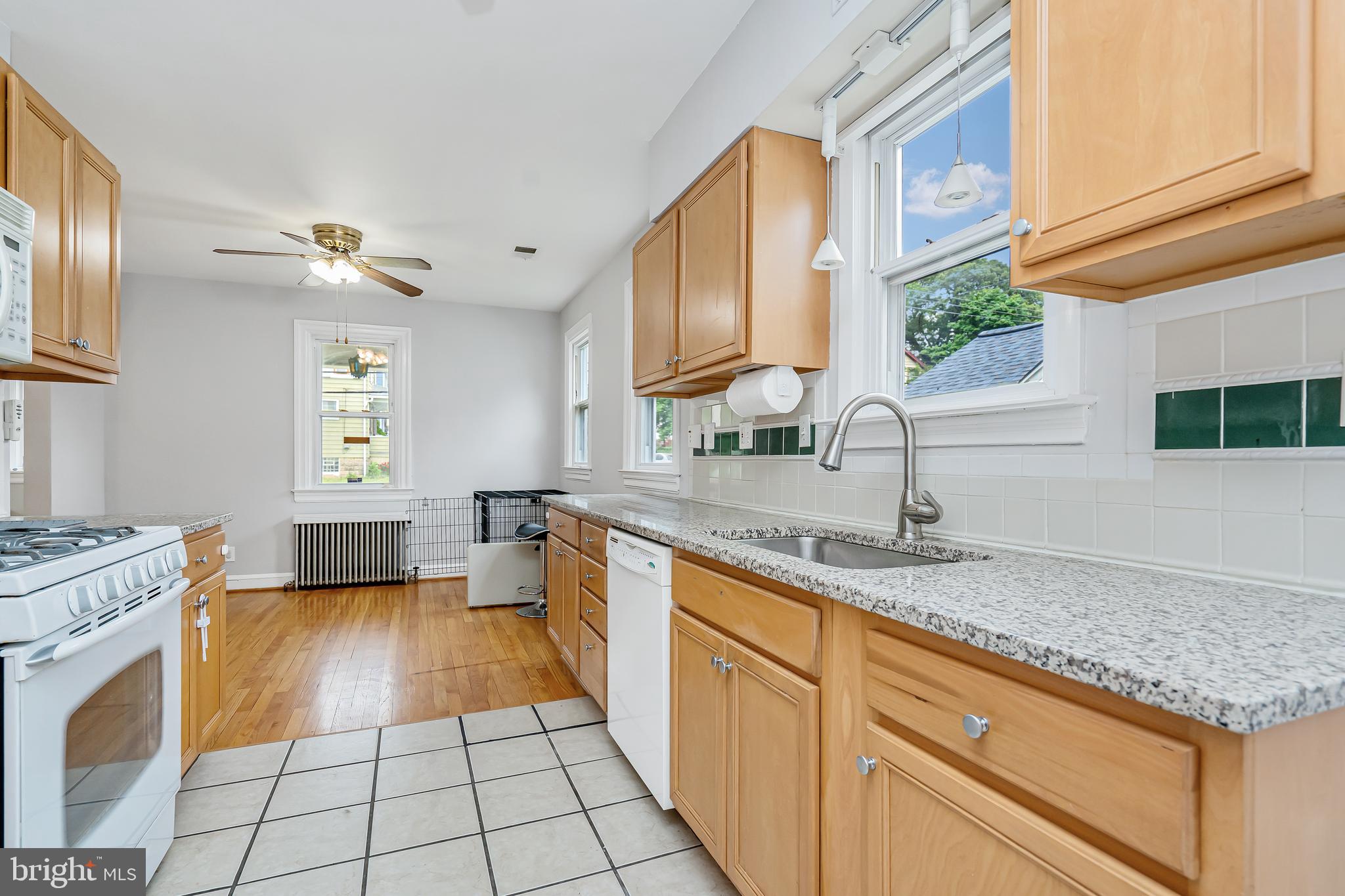 5311 Highview Road Halethorpe, MD 21227 - Photo 13 of 34 Beautiful and Bright Finishes