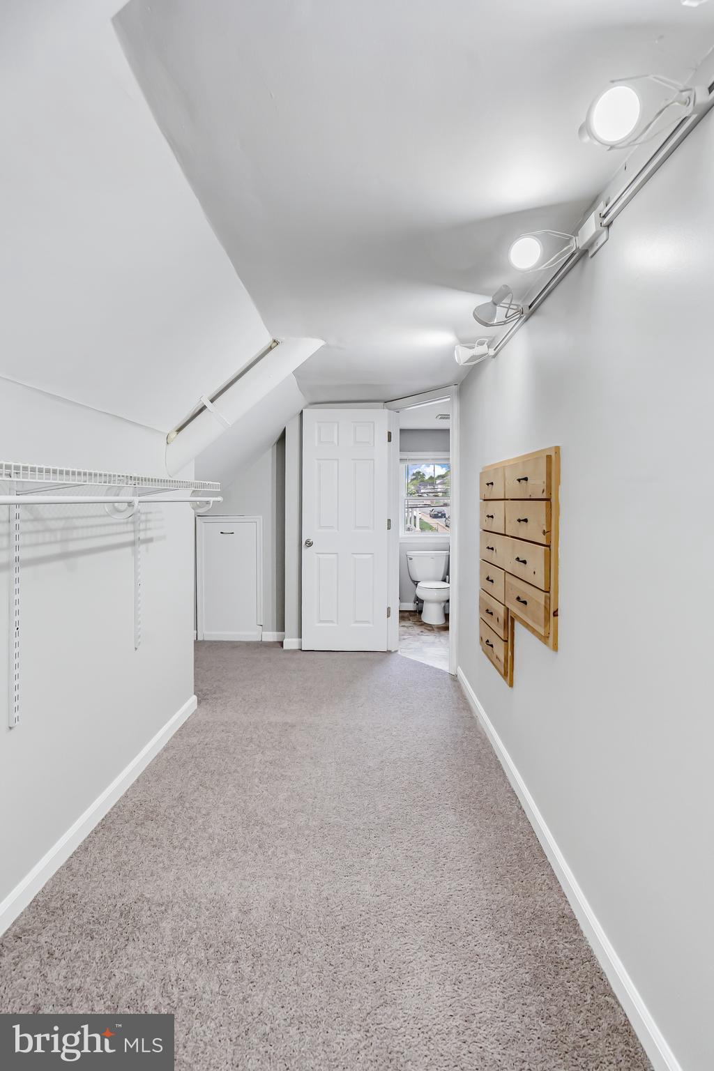 5311 Highview Road Halethorpe, MD 21227 - Photo 23 of 34 Upstairs Primary Retreat