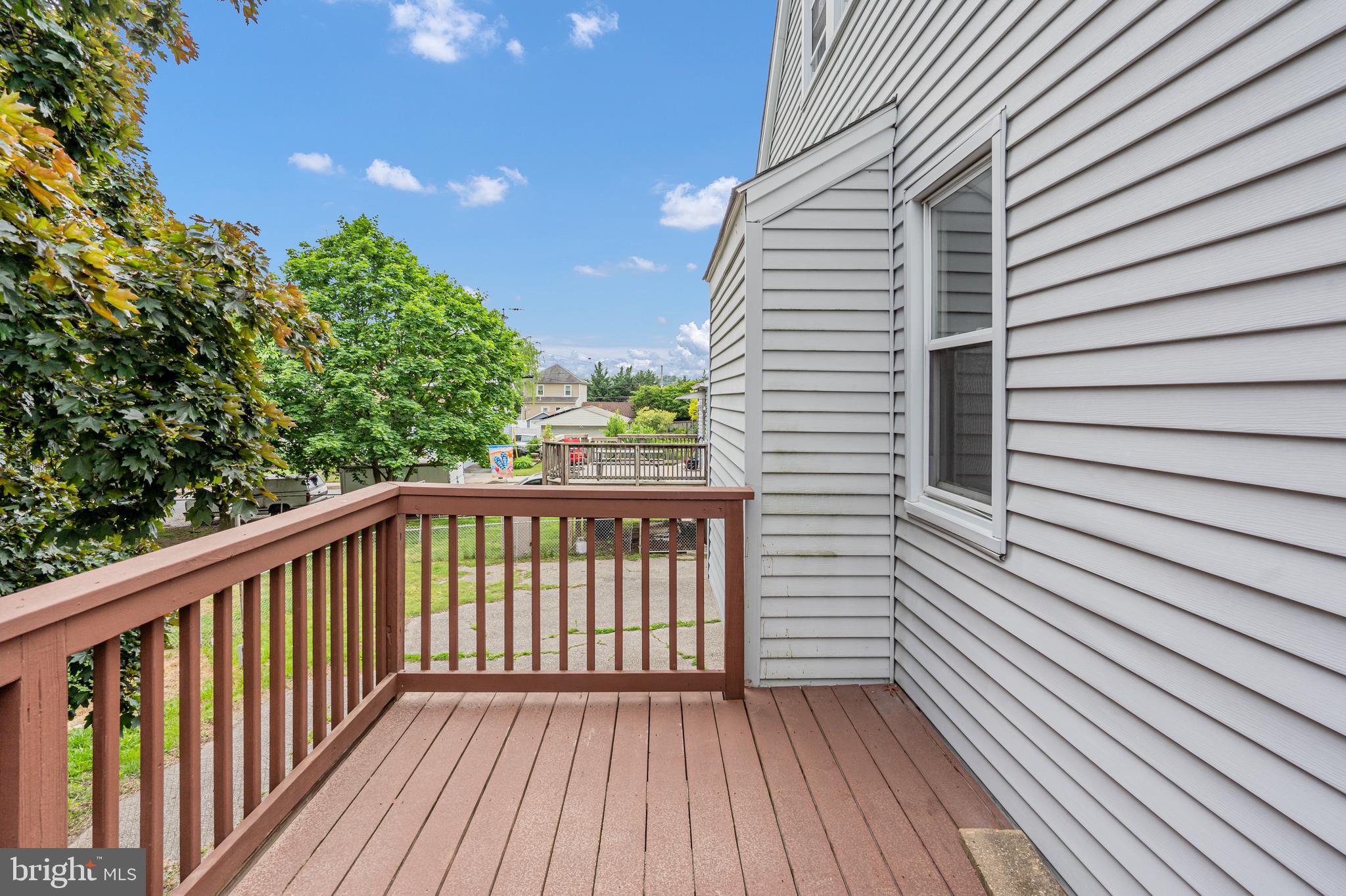 5311 Highview Road Halethorpe, MD 21227 - Photo 28 of 34 Relax on the Back Deck
