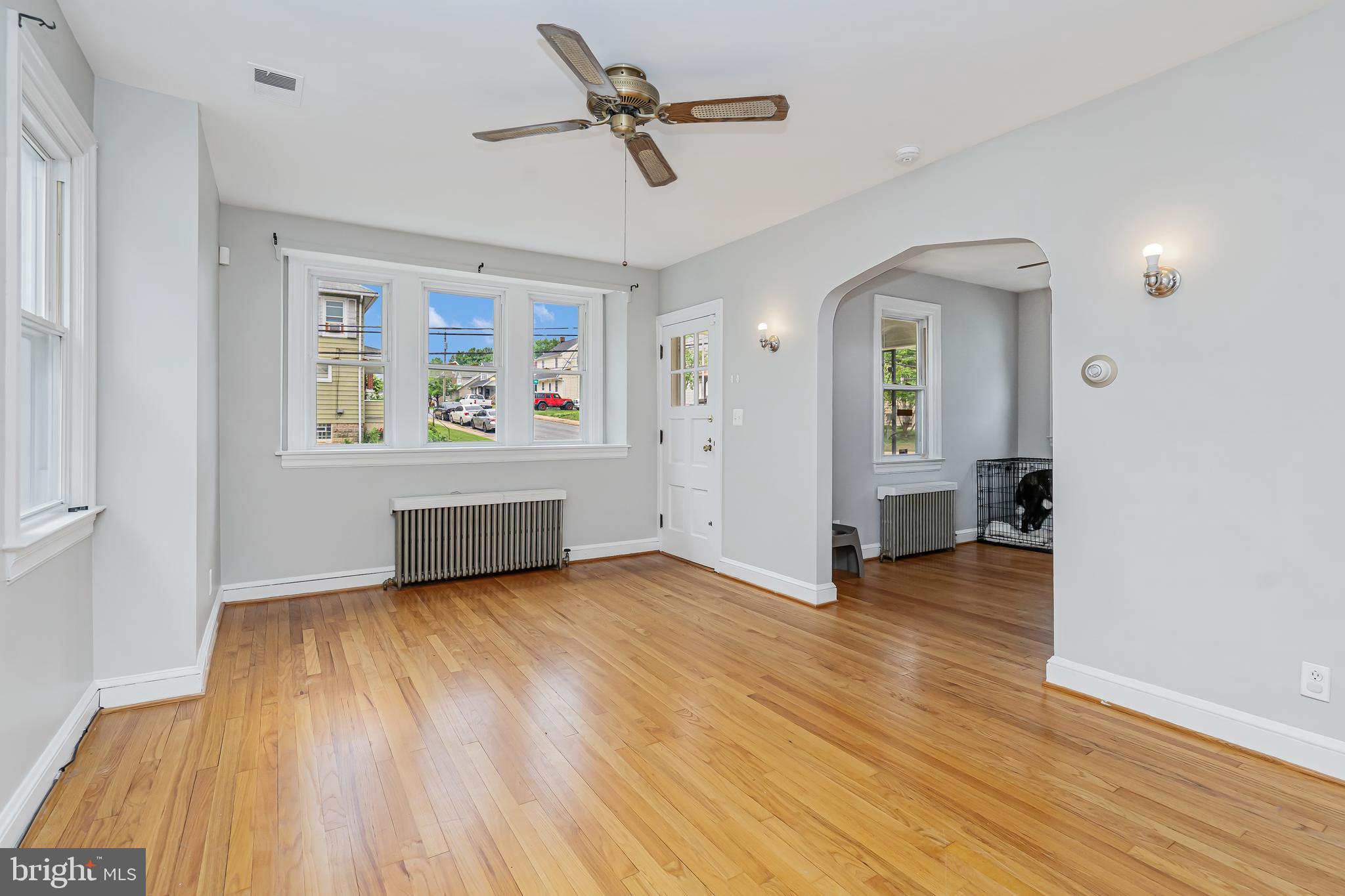 5311 Highview Road Halethorpe, MD 21227 - Photo 7 of 34 Formal Living Room