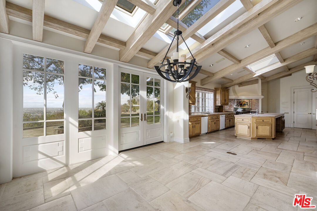 74 Saddleback Road Rolling Hills, CA 90274 - Photo 13 of 65