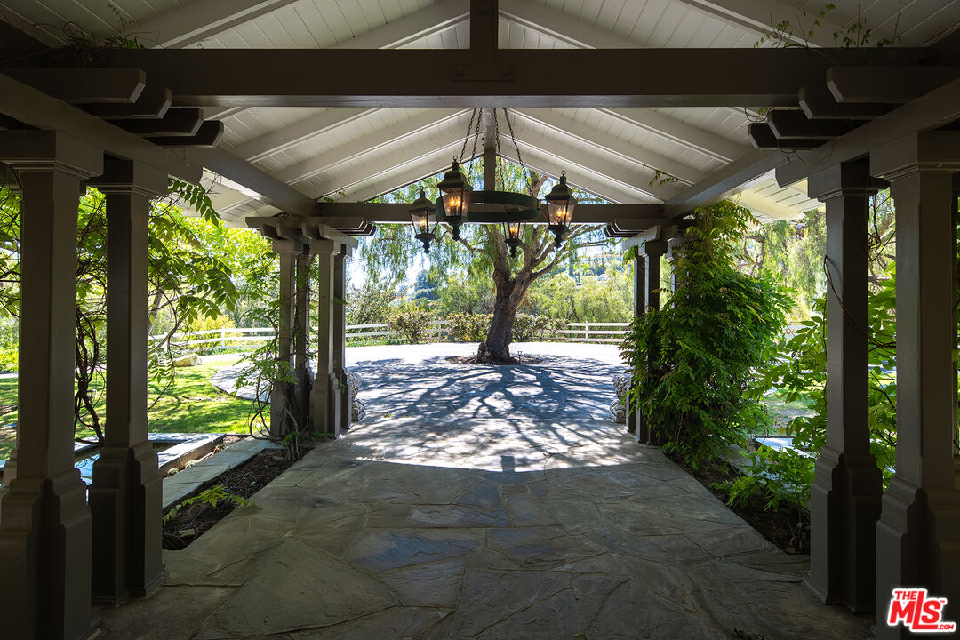 74 Saddleback Road Rolling Hills, CA 90274 - Photo 5 of 65