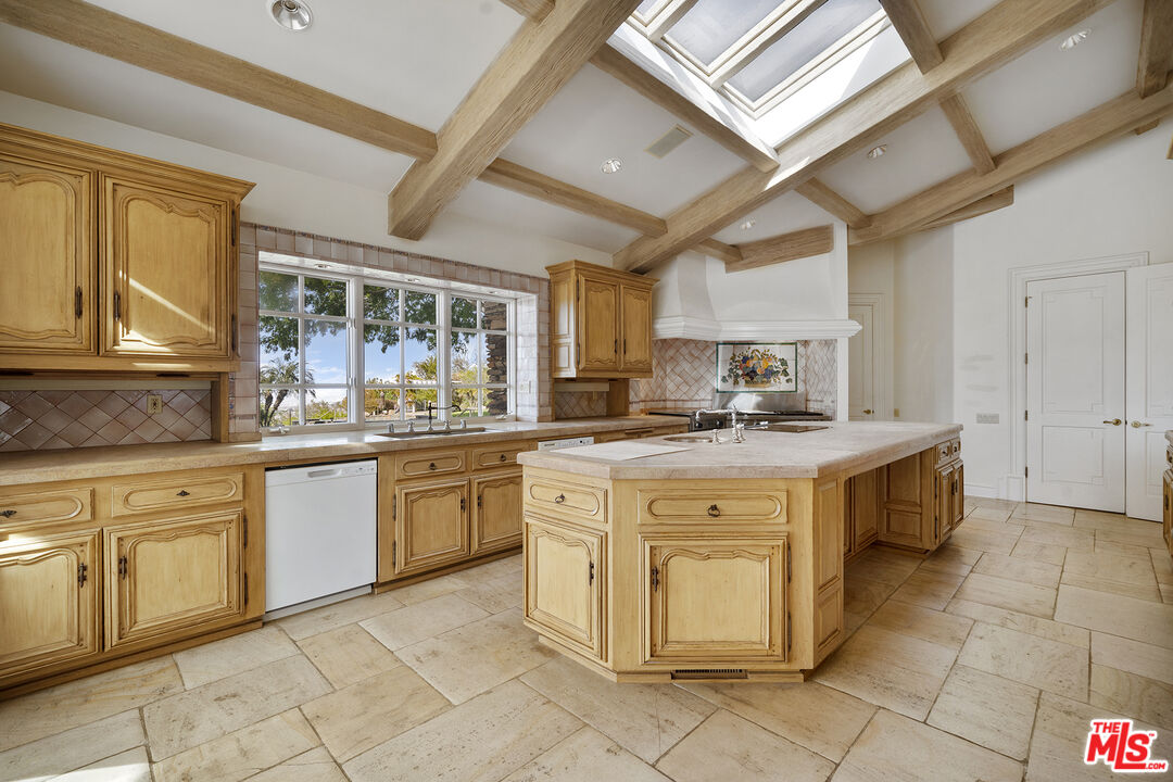 74 Saddleback Road Rolling Hills, CA 90274 - Photo 10 of 65