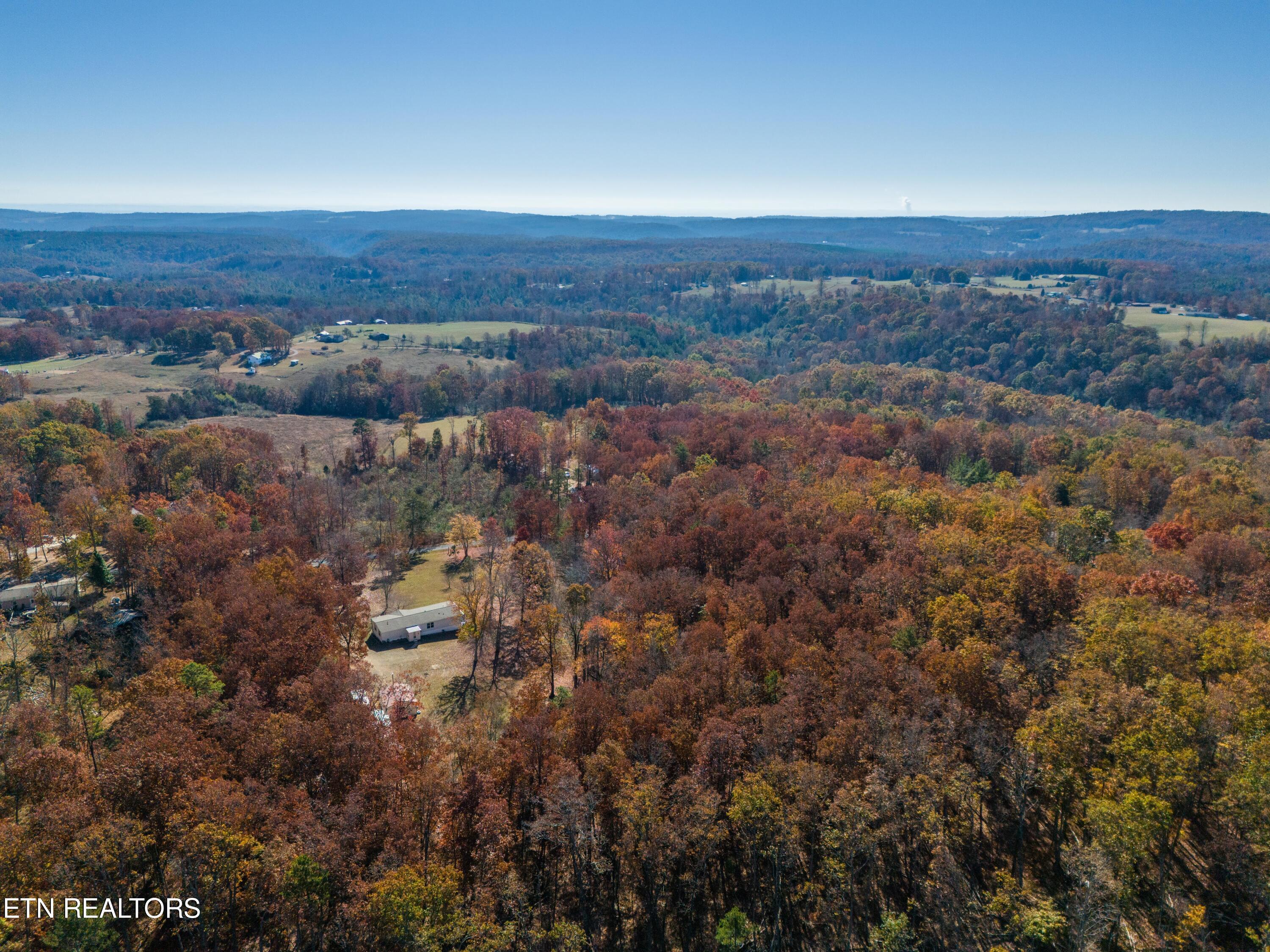 326 Highland Road Grandview, TN 37337 - Photo 37 of 40 DJI_20231103100047_0027_D