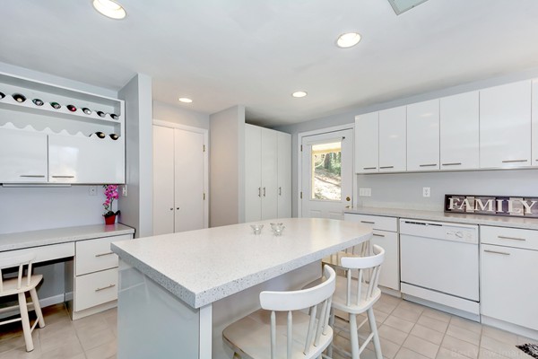 3 Lynn Street Canton, MA 02021 - Photo 10 of 30 Gallery Image 10