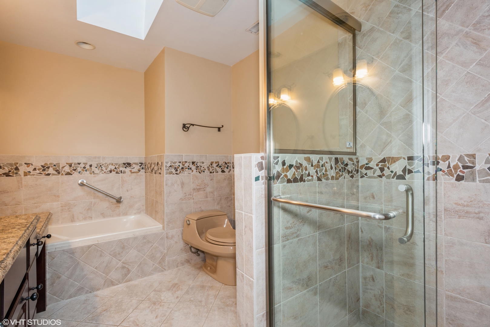 22W114 Butterfield Road, Unit 5 Glen Ellyn, IL 60137 - Photo 14 of 18 Gallery Image 14
