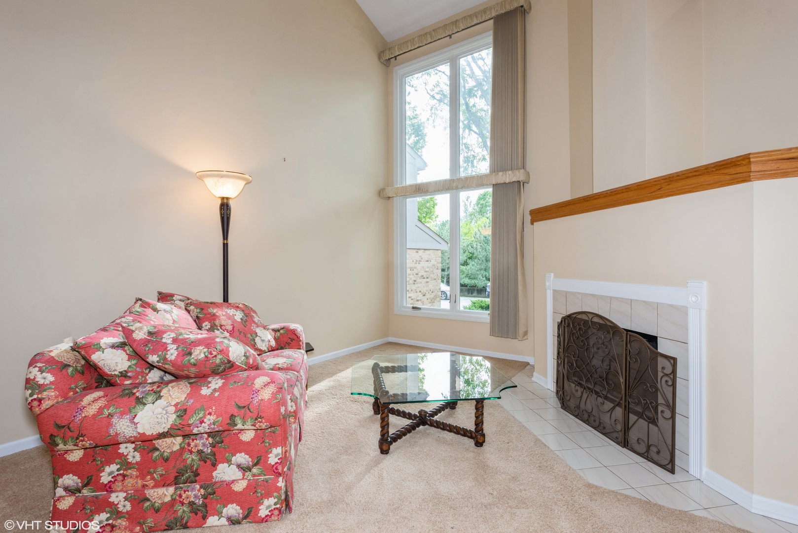 22W114 Butterfield Road, Unit 5 Glen Ellyn, IL 60137 - Photo 3 of 18 Gallery Image 3