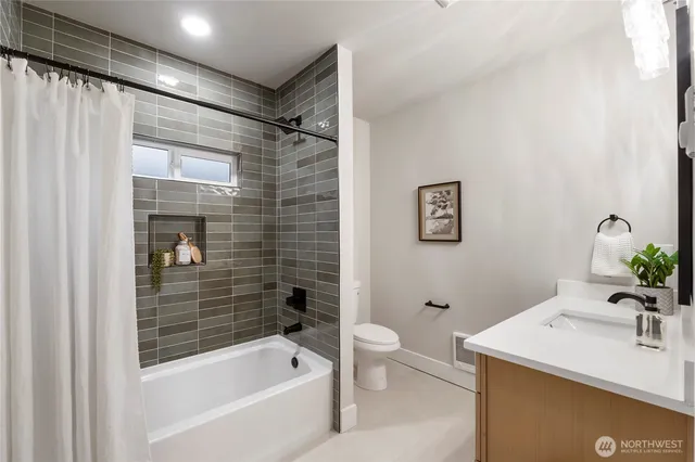 $799,000 | 849 Southwest 125th Street, Seattle, WA 98146