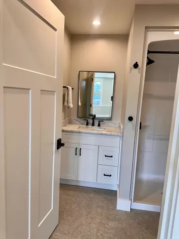 $3,400 | 30 High Street, Unit 2, Pembroke, NH 03275