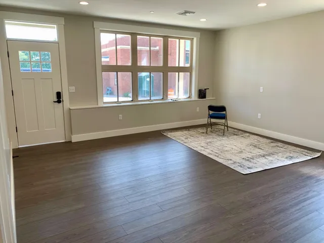 $3,400 | 30 High Street, Unit 2, Pembroke, NH 03275