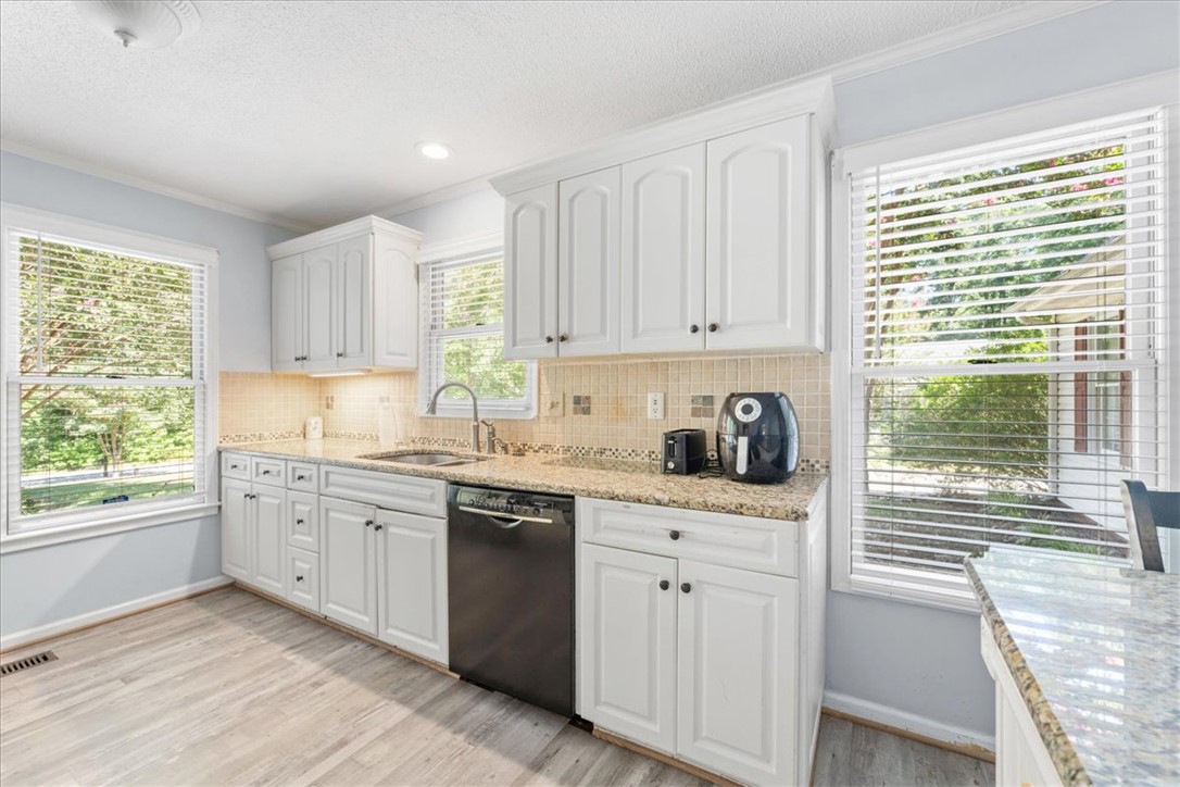 151 Hannah Circle Anderson, SC 29621 - Photo 7 of 37