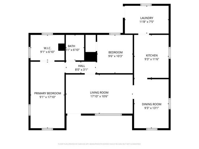 a view of a yard with a house