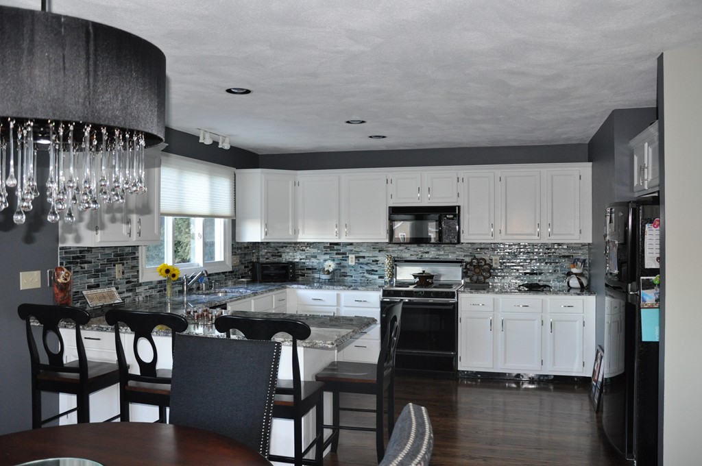16 Lanes End, Unit 16 Natick, MA 01760 - Photo 4 of 14