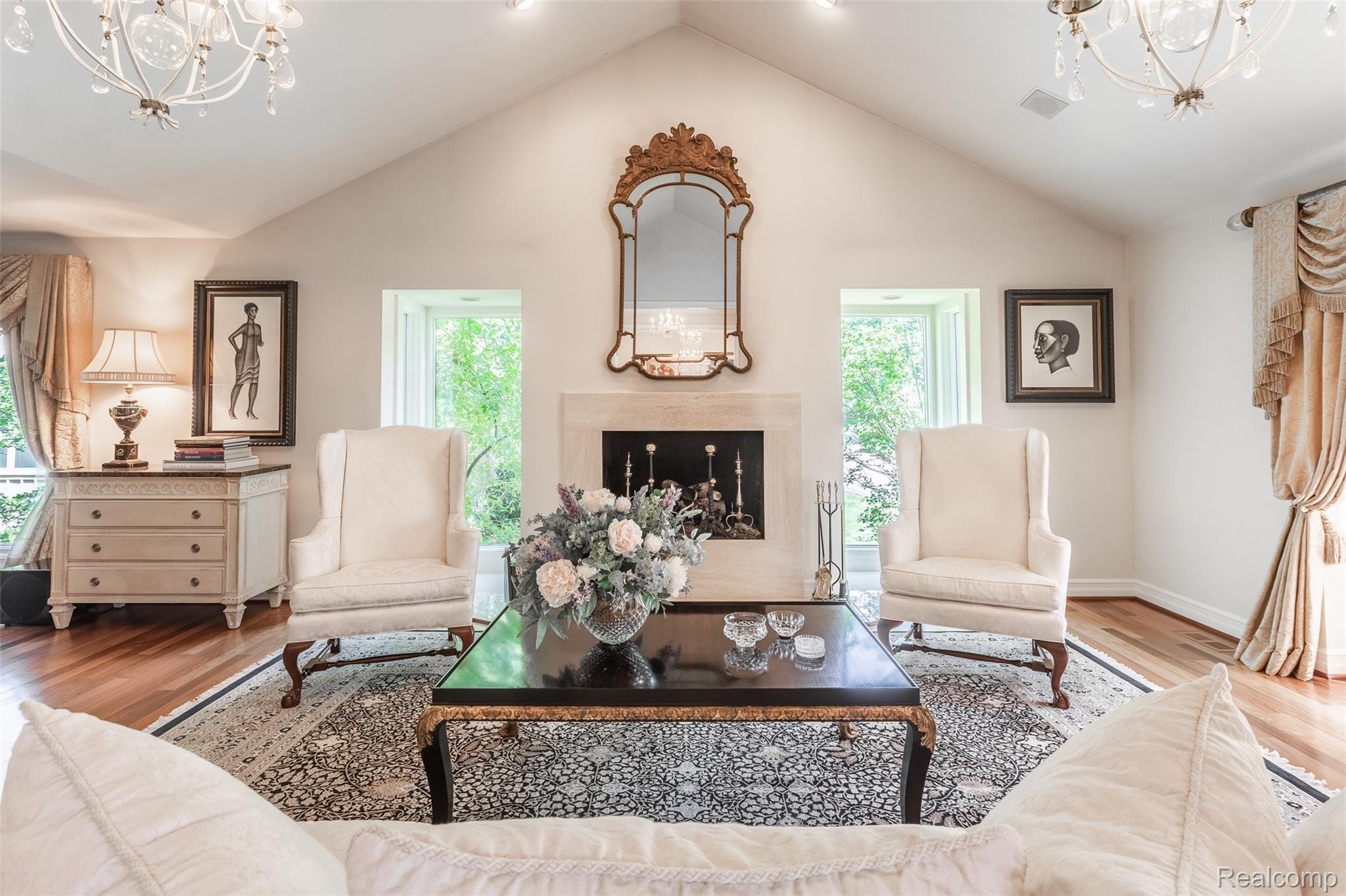 56 Vaughan-Ridge Road Bloomfield Hills, MI 48304 - Photo 4 of 41 Living Room