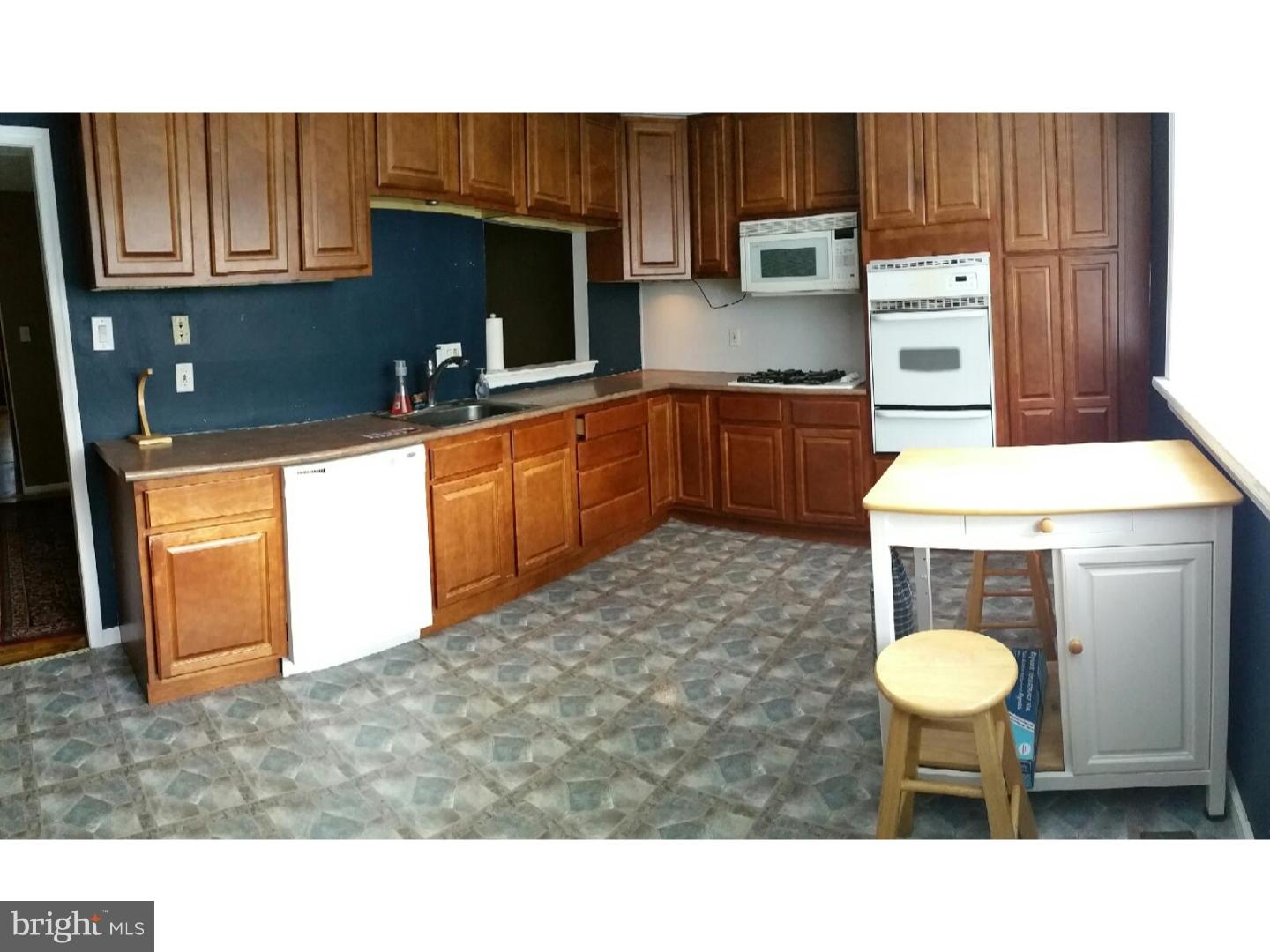 7331 Hill Road Philadelphia, PA 19128 - Photo 3 of 25 Gallery Image 3