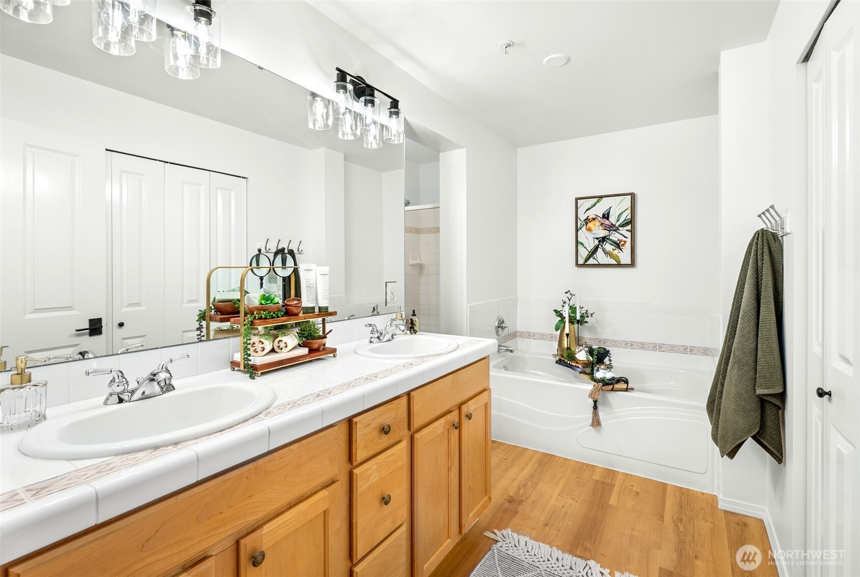 8500 Main Street, Unit F315 Edmonds, WA 98026 - Photo 9 of 20