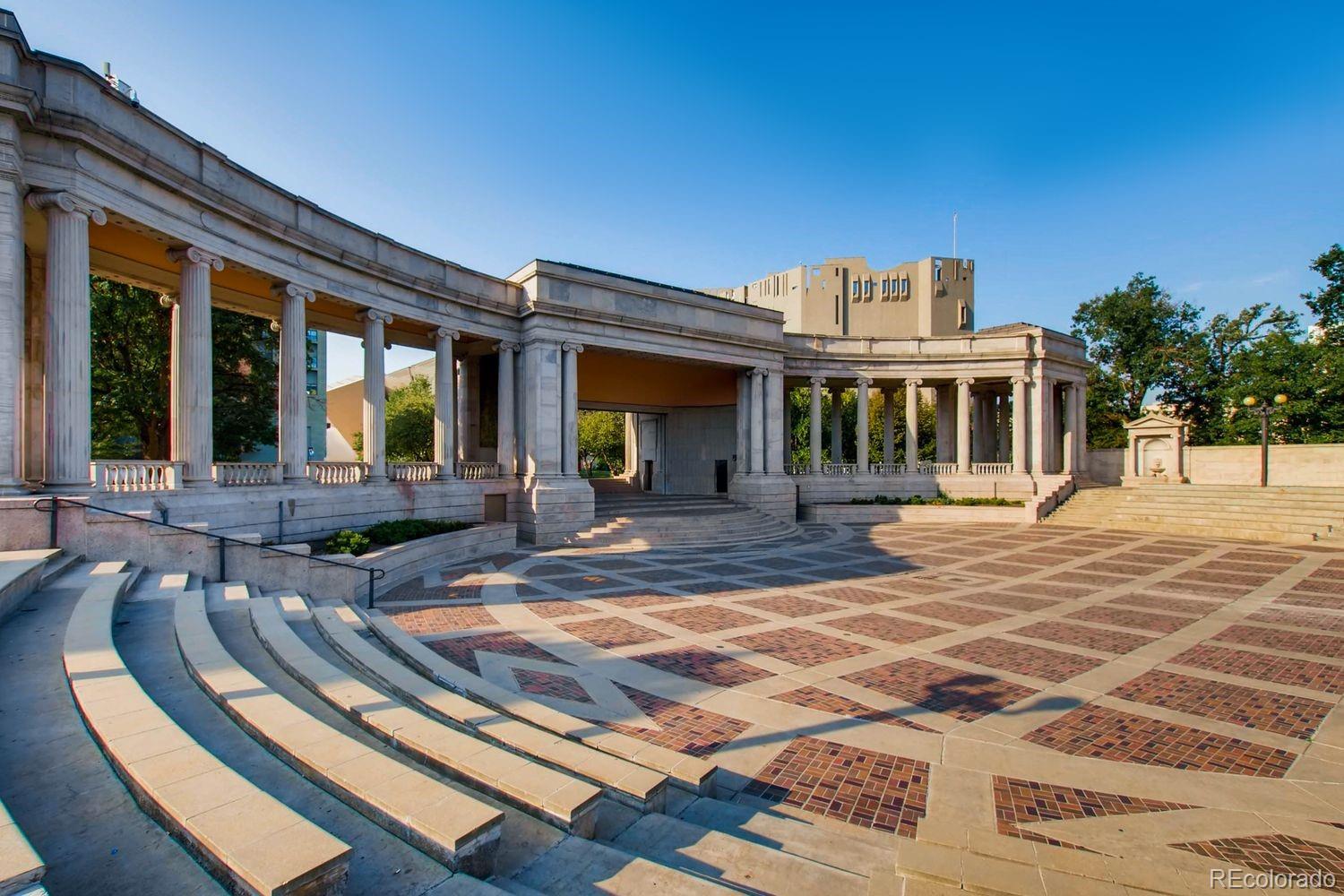 960 Sherman Street, Unit 1B Denver, CO 80203 - Photo 21 of 25 a view of a house with sitting area