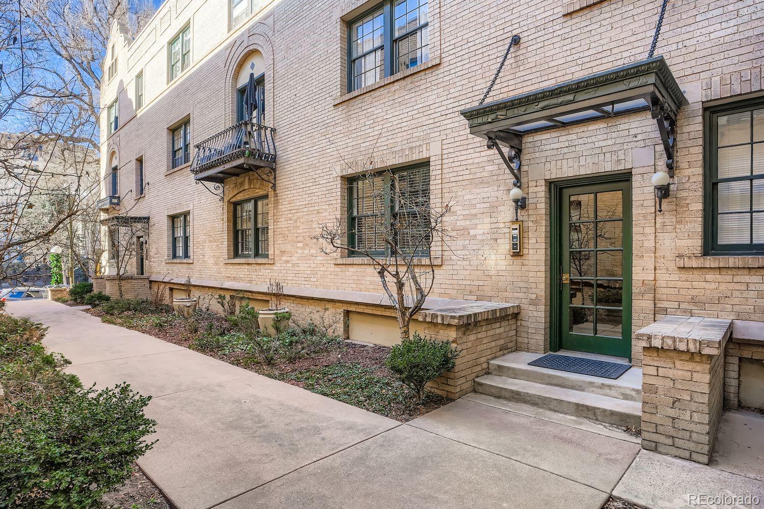 960 Sherman Street, Unit 1B Denver, CO 80203 - Photo 4 of 25 a front view of a house