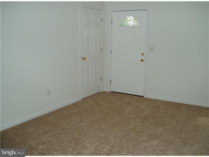428 Alloway Aldine Road Elmer, NJ 08318 - Photo 2 of 25 Living Room