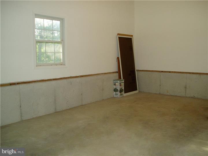 428 Alloway Aldine Road Elmer, NJ 08318 - Photo 16 of 25 Garage