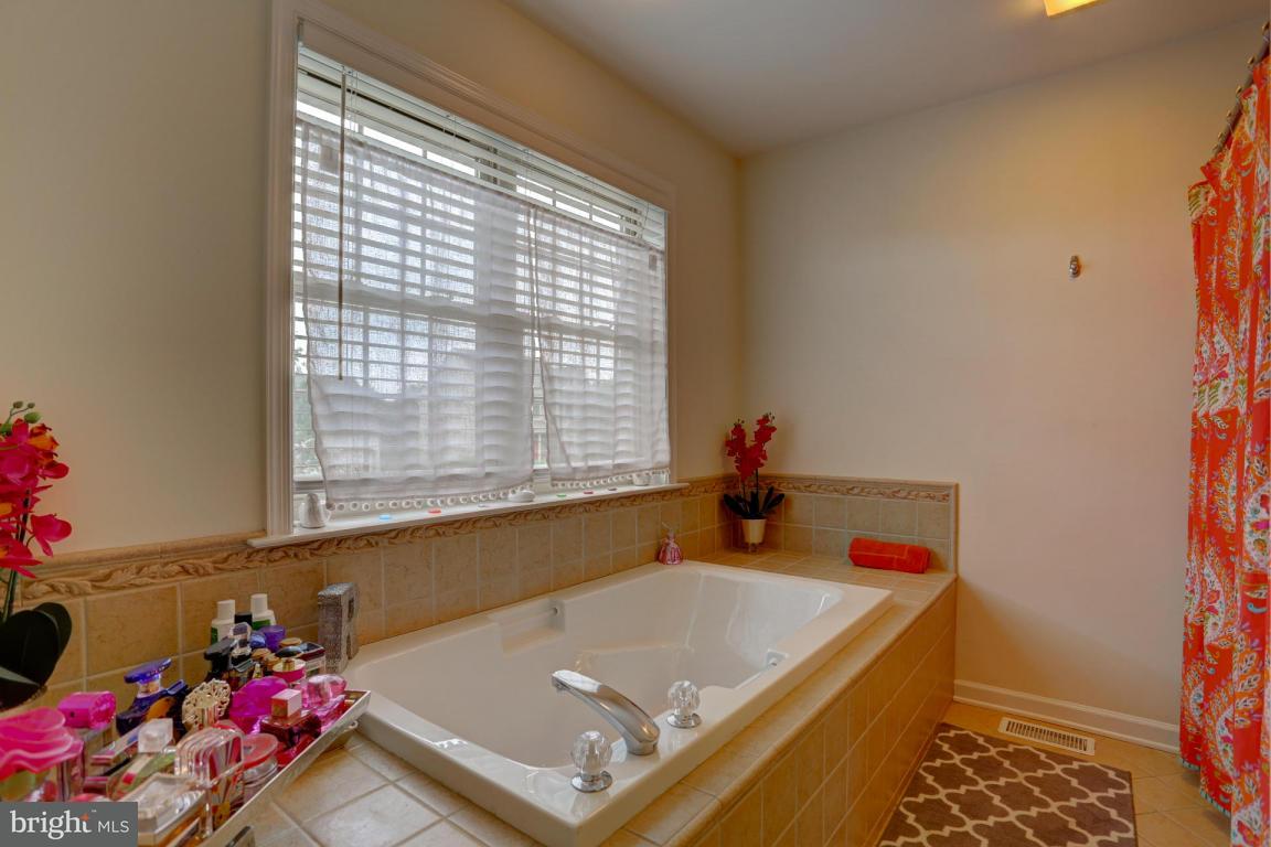 259 Squire Lane Lititz, PA 17543 - Photo 5 of 21 Gallery Image 5