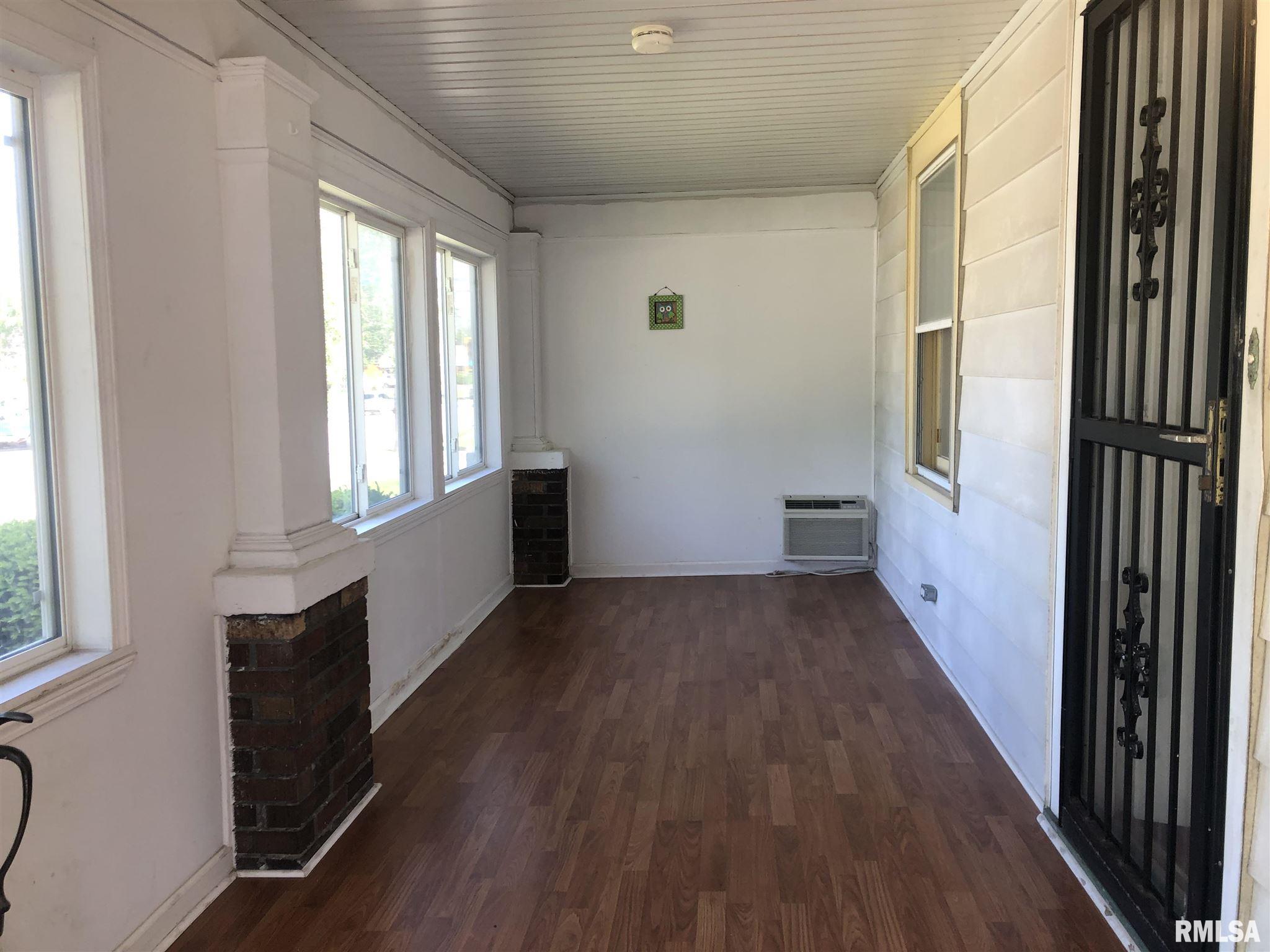 2504 South 6th Street Springfield, IL 62703 - Photo 3 of 19