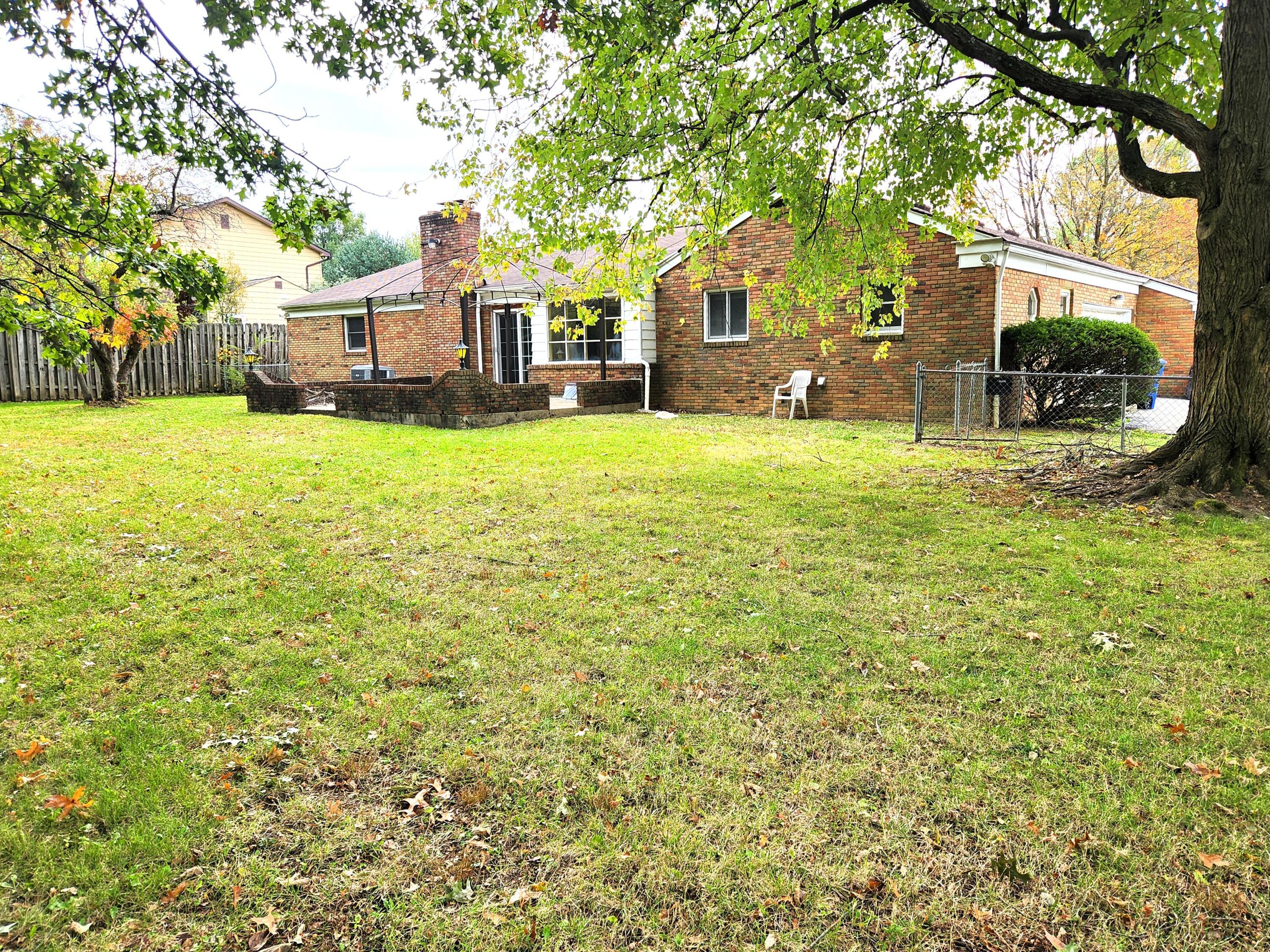 6258 Peach Tree Road Columbus, OH 43213 - Photo 31 of 32 Exterior Back