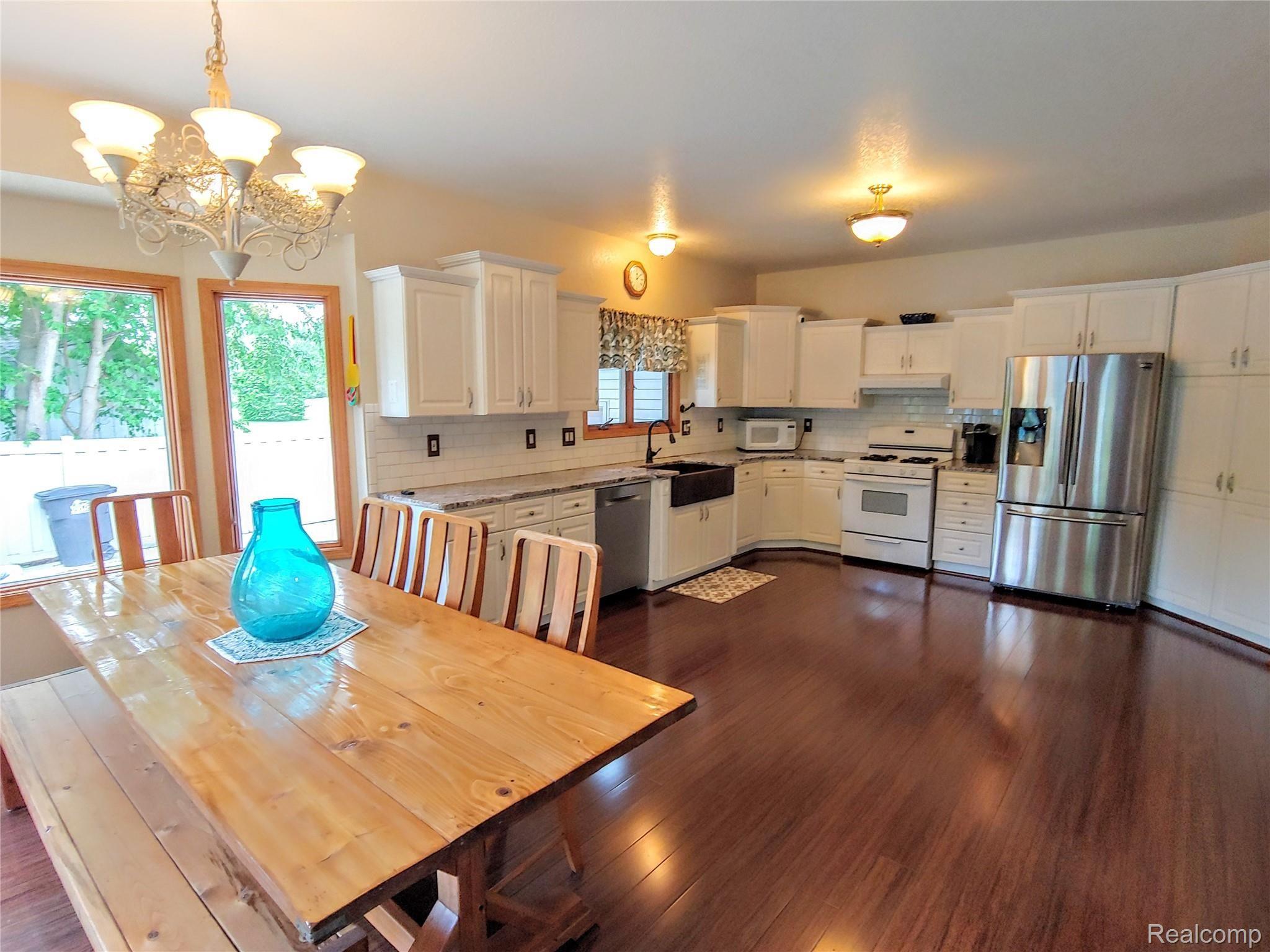 21109 Northline Road Taylor, MI 48180 - Photo 6 of 34 Kitchen opens to Dining!