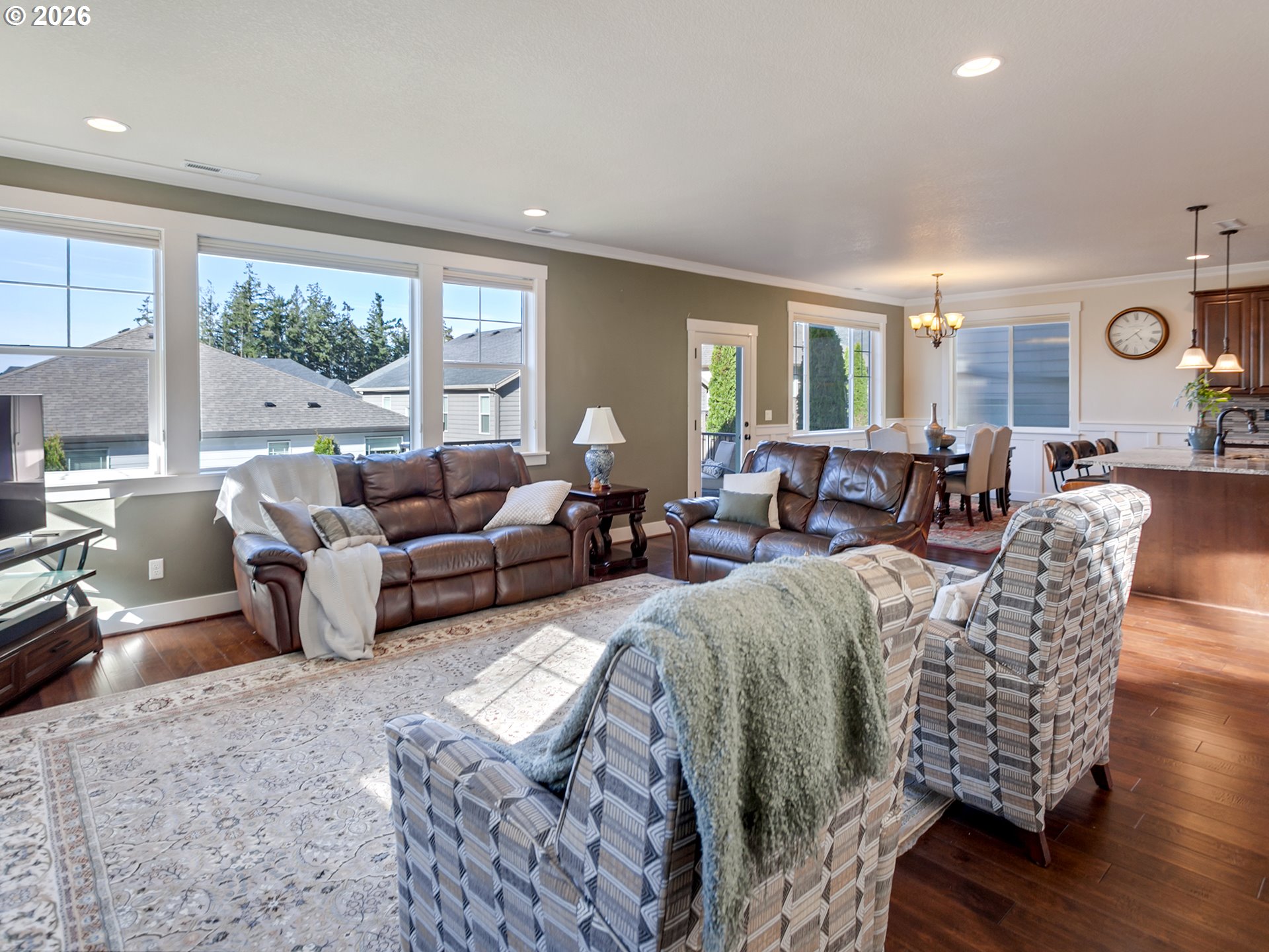 20381 Southwest Navarre Lane Beaverton, OR 97007 - Photo 9 of 47 Living Room