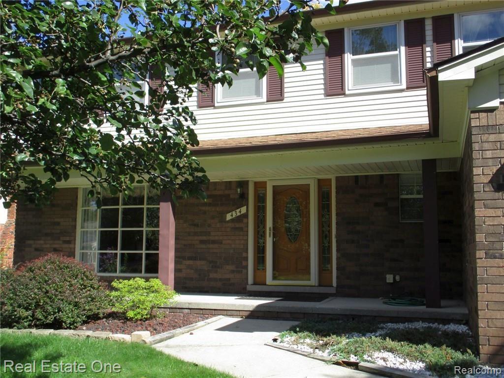 434 Pinehurst Drive Rochester Hills, MI 48309 - Photo 2 of 32