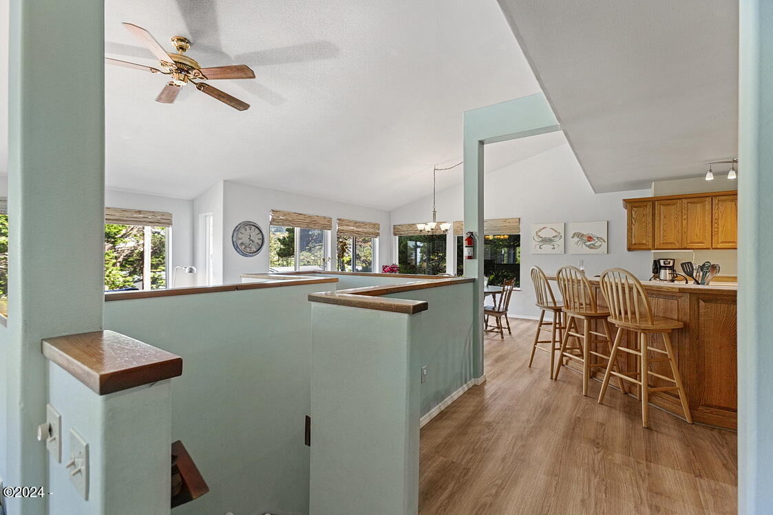 154 Shell Street Yachats, OR 97498 - Photo 21 of 57 2nd Floor