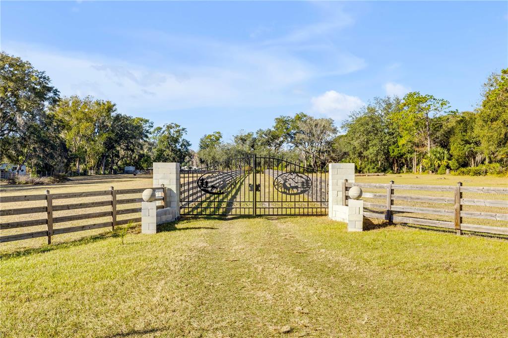 420 Roberts Road Pierson, FL 32180 - Photo 10 of 37