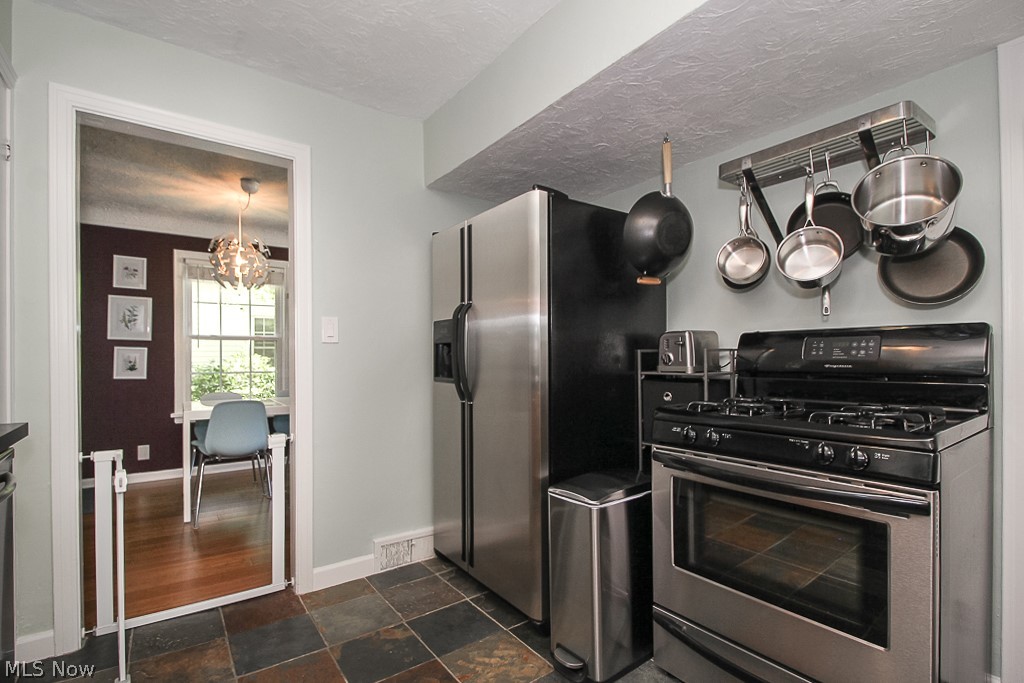 2069 Revere Road Cleveland, OH 44118 - Photo 7 of 23 Gallery Image 7