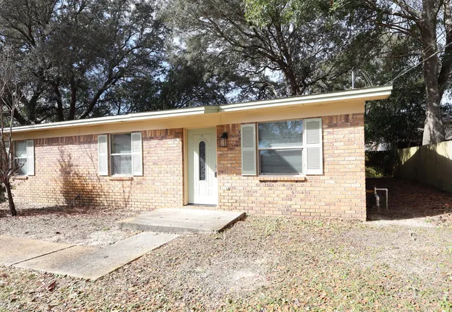 $1,350 | 806 Fairview Drive, Unit D, Fort Walton Beach, FL 32547