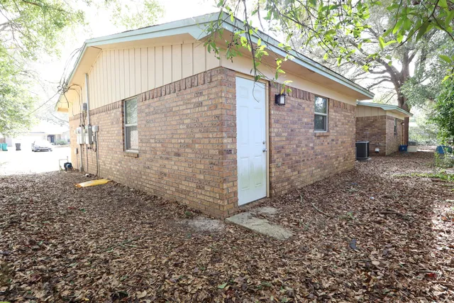 $1,350 | 806 Fairview Drive, Unit D, Fort Walton Beach, FL 32547