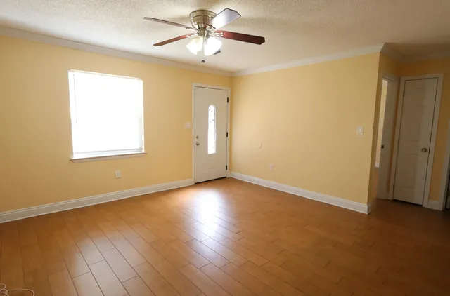 $1,350 | 806 Fairview Drive, Unit D, Fort Walton Beach, FL 32547