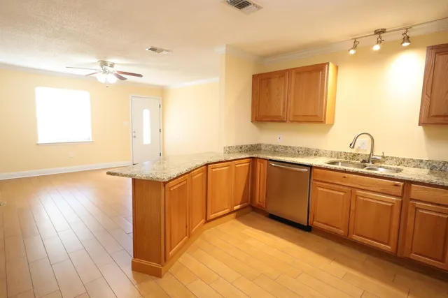 $1,350 | 806 Fairview Drive, Unit D, Fort Walton Beach, FL 32547