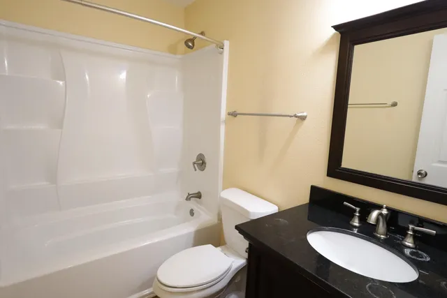 $1,350 | 806 Fairview Drive, Unit D, Fort Walton Beach, FL 32547