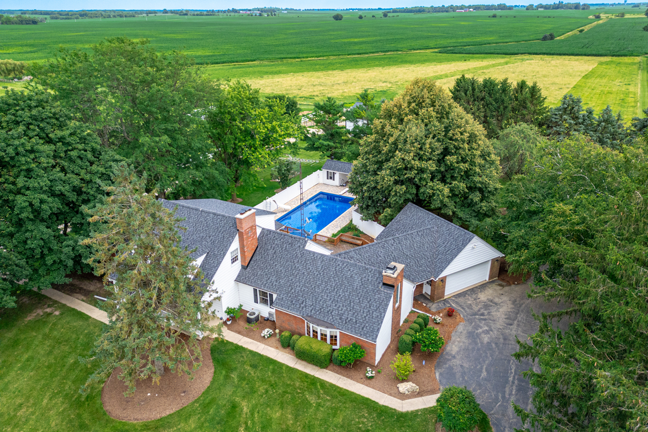13938 Bethany Road Sycamore, IL 60178 - Photo 1 of 60