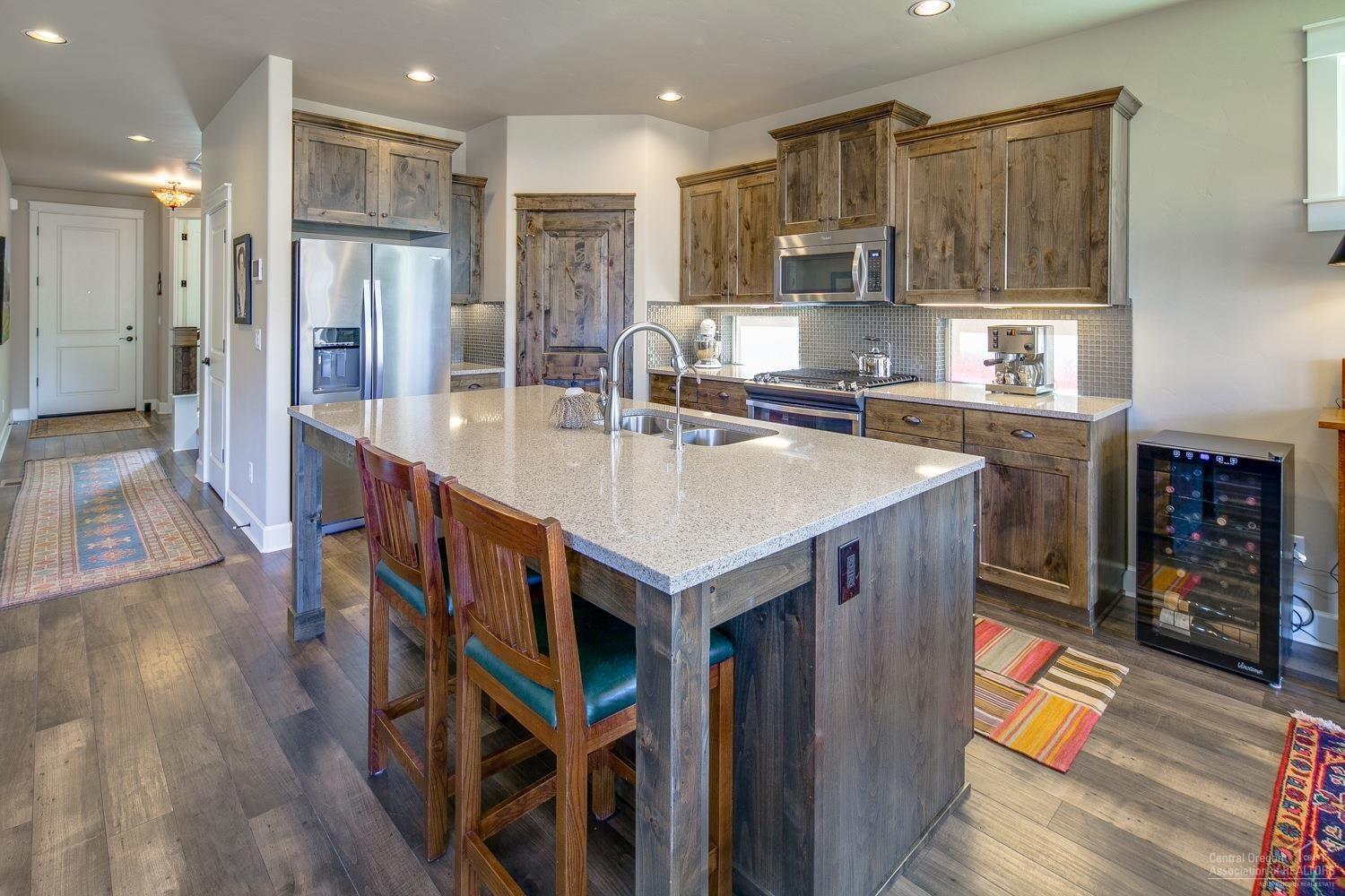 61056 Manhae Loop Bend, OR 97702 - Photo 7 of 25 Upgraded Whirlpool appliances, Solid qua